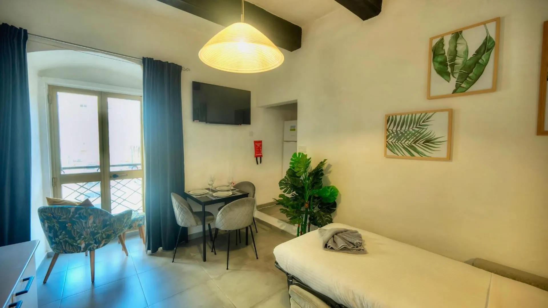 Cozy Flat. Swim Beach 2 Minutes Walk. The Old Valletta Mcri1-1 Malta